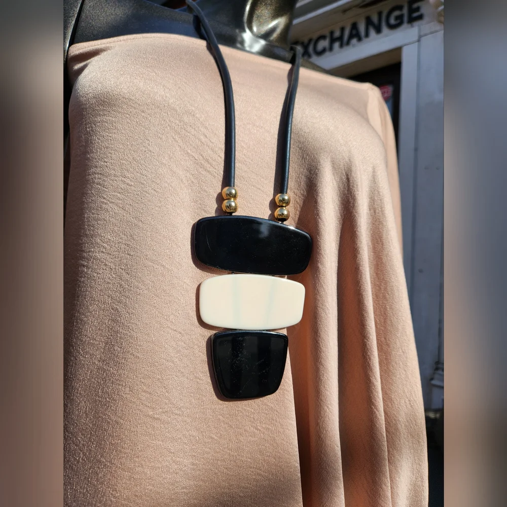 Zebra print Statement Necklace - Reversible😍 - Picture 12 of 16